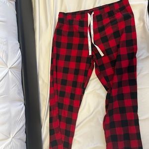 Calvin Klein women’s flannel pajama pants Red and Black Large.